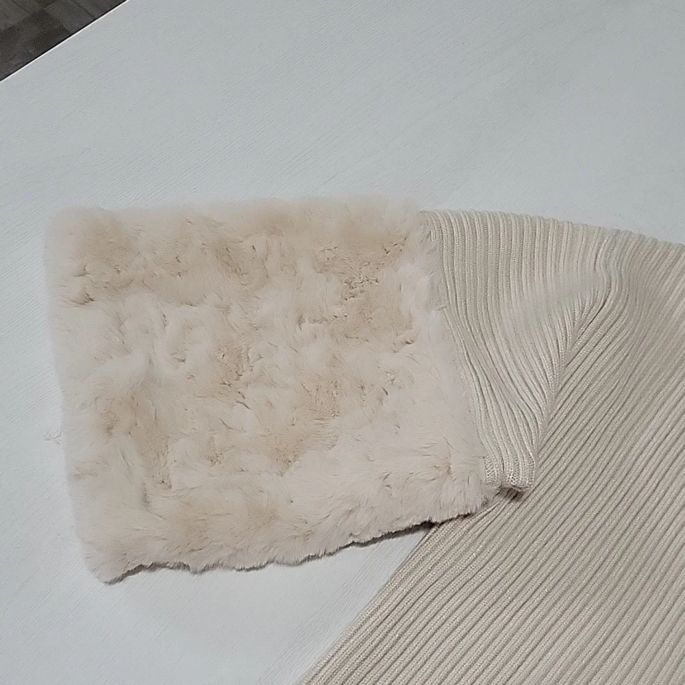 NWOT Easel Medium Cream Ribbed Crewneck Sweater with Plush Cuff Detail - Picture 6 of 7